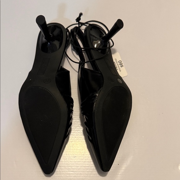 Worthington Black Pointed Toe Slingback Kitten Heels - Picture 8 of 11